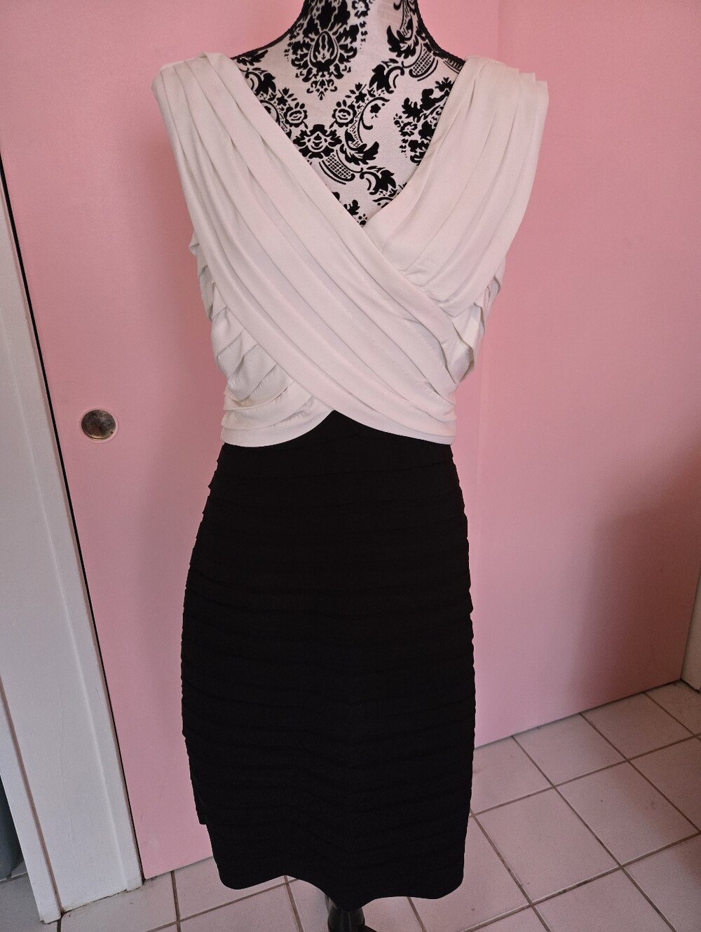 Elegant Two-Tone Draped V-Neck Dress